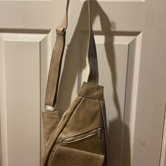 Stylish khaki Leather small Sling Bag. Adjustable strap. - Picture 2 of 10